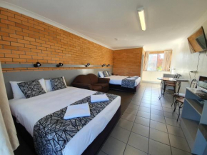 Отель Park Drive Motel  Кемпси